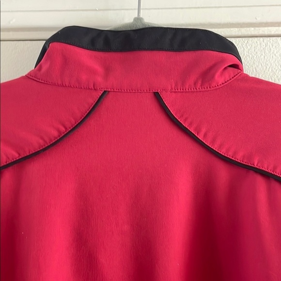 Straight Down Red and Black Performance Jacket with Soft Fleece Texture - Picture 10 of 11